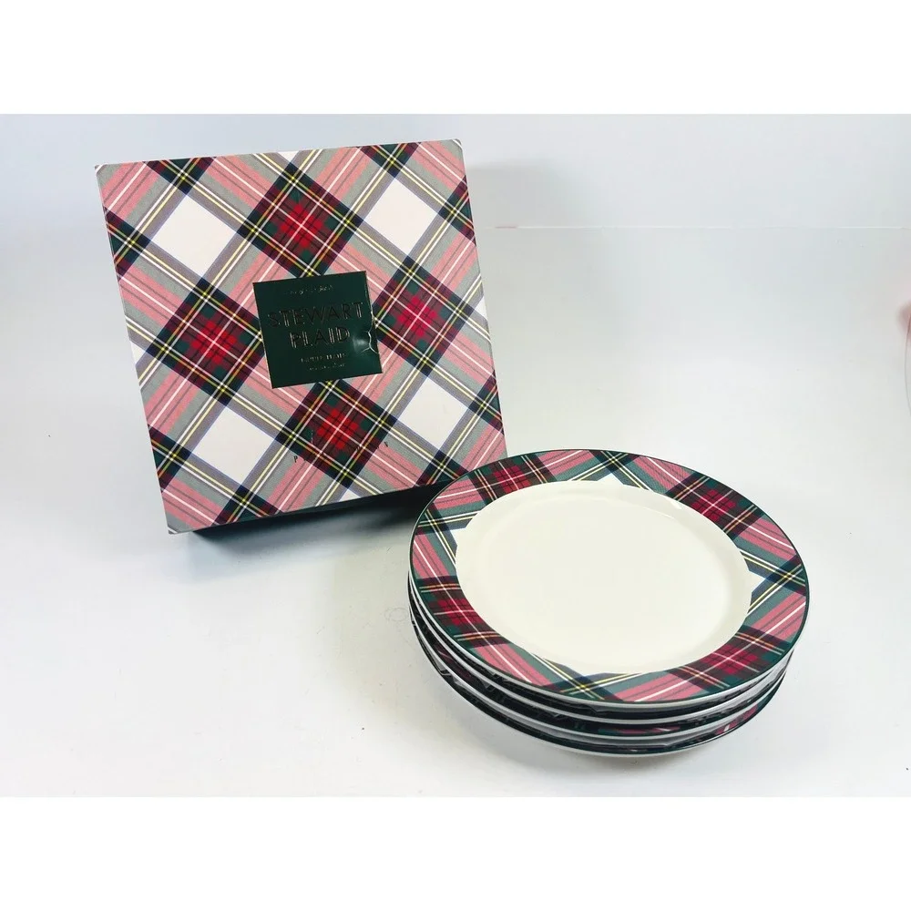 Pottery Barn Stewart Plaid Dinner‎ Plates Set of 4 Red Green Christmas Holiday